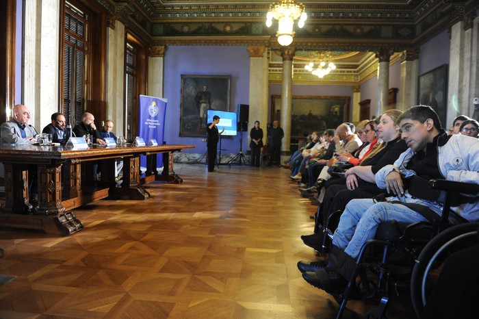 Durante la presentación del informe, el 20 de octubre, en el Palacio Legislativo. Foto: Presidencia de la República.
