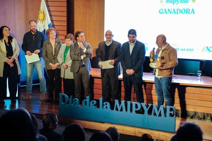 La Agencia Nacional de Desarrollo entrega los premios Mipymes 2024. · Foto: Presidencia de Uruguay