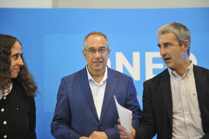 Fiorella Haim, José Carlos Mahía y Pablo Caggiani, durante el lanzamiento de la campaña. · Foto: Agustina Grenno, Presidencia de la República