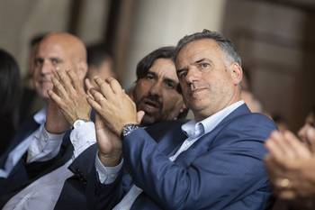 Marcelo Metediera y Yamandú Orsi, durante la presentación en la Intendencia de Montevideo. · Foto: Camilo dos Santos, Presidencia de la República