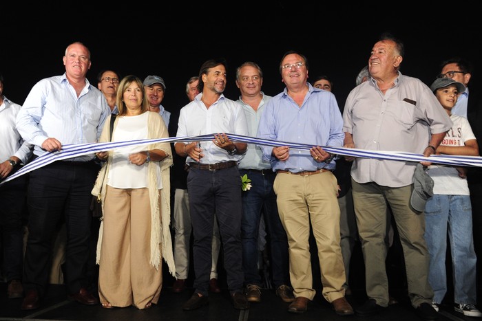 Durante la inauguración de obras en ruta n.º 6, el 19 de febrero, en Canelones. Foto: Presidencia de la República, difusión.