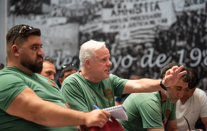 Asamblea de la FOICA, este martes, en el PIT-CNT. · Foto: Gianni Schiaffarino