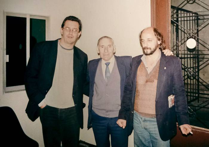 Raúl Forlán Lamarque, José Palacio y Jorge Yuliani en el hall del diario La República, mayo de 1994.
