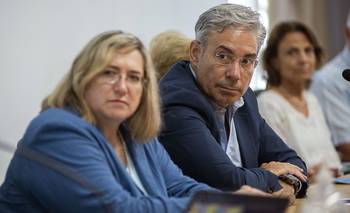 Jenifer Cherro y Robert Silva en la presentación de formación de Mentores e Inspectores, en el Instituto de Perfeccionamiento y Estudios Superiores (07.02.2023). · Foto: Alessandro Maradei