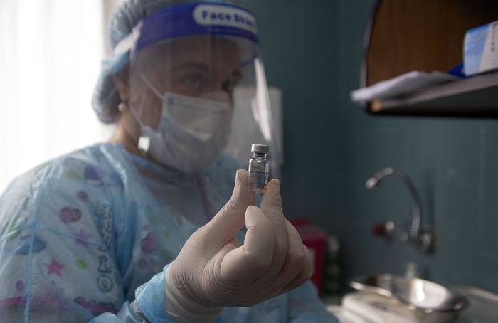 Vacunatorio en el Centro Hospitalario Pereira Rossell (archivo, marzo de 2021). · Foto: Alessandro Maradei