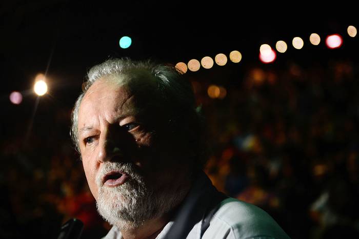 João Pedro Stedile, durante el acto Brasil por la Democracia, en el Teatro Casa Grande, contra el proceso de impeachment de la presidenta Dilma Rousseff (archivo, 4 de abril de 2016). · Foto: Fernando Frazão