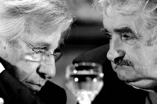 Danilo Astori y José Mujica. Foto: Javier Calvelo (archivo, setiembre de 2009)