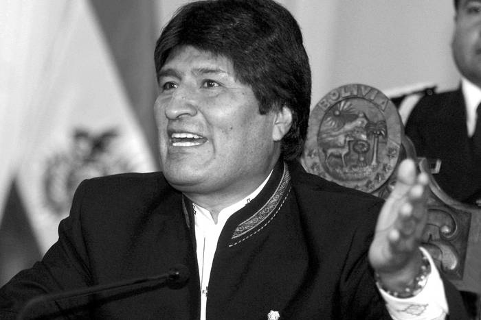 Evo Morales, durante una conferencia en La Paz, donde confirmó la organización de la conferencia mundial que debatirá sobre un "tribunal de justicia climática". · Foto: Efe, Lavier Mamani