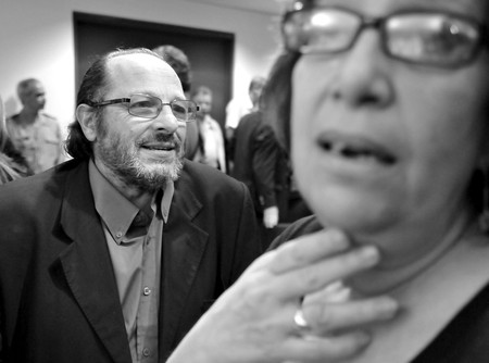 El entrante ministro de Salud Pública, Daniel Olesker y la saliente ministra de desarrollo social, Marina Arismendi al finalizar el acto de inicio formal de la transición de gobierno en la torre ejecutiva. (archivo, diciembre de 2009) · Foto: Javier Calvelo El entrante ministro de Salud Pública, Daniel Olesker y la saliente ministra de desarrollo social, Marina Arismendi al finalizar el acto de inicio formal de la transición de gobierno en la torre ejecutiva. (archivo, diciembre de 2009) · Foto: Javier Calvelo