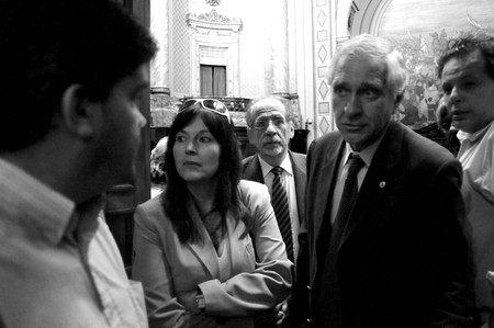 Legisladores se retiran de sala al no lograrse el quórum necesario, ayer a la mañana en el Palacio Legislativo. · Foto: Pablo Nogueira Legisladores se retiran de sala al no lograrse el quórum necesario, ayer a la mañana en el Palacio Legislativo. · Foto: Pablo Nogueira