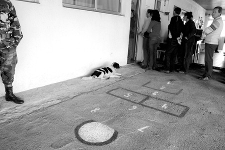 Circuito en Santa Rosa, Canelones, durante las elecciones nacionales en primera vuelta. (archivo, octubre de 2009) · Foto: Fernando Morán Circuito en Santa Rosa, Canelones, durante las elecciones nacionales en primera vuelta. (archivo, octubre de 2009) · Foto: Fernando Morán