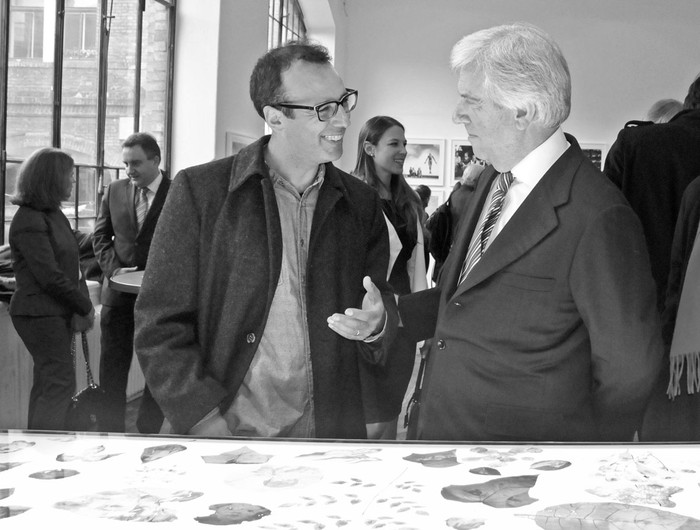 Tabaré Vázquez junto a Federico Ruiz Santesteban, uno de los expositores de Eyes of Uruguay,
ayer, en Viena. Foto: Manuel V Tort, Secretaría de Comunicación Institucional