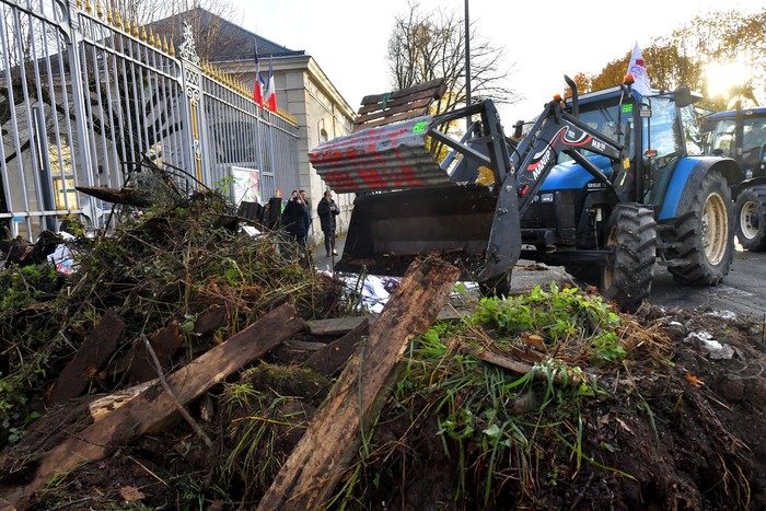 Agricultores franceses durante una semana de movilizaciones contra el acuerdo de libre comercio con el Mercosur. · Foto: Jean-Francois Monier, AFP