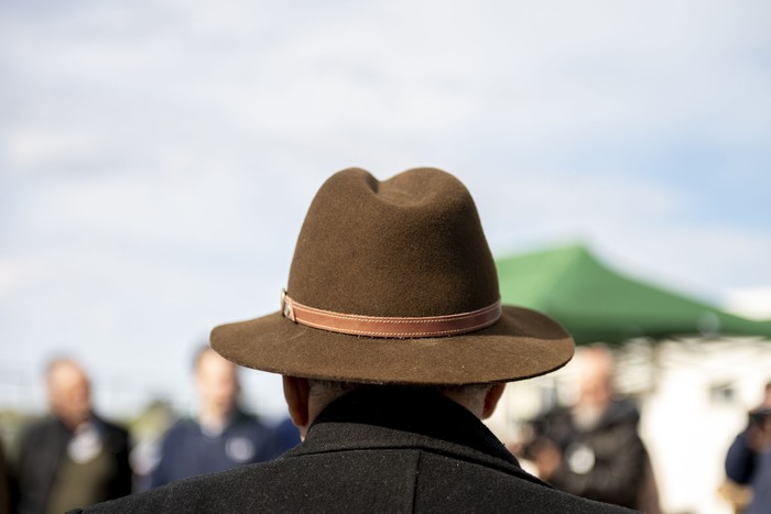 Alfredo Fratti, el 31 de julio, en INIA La Estanzuela. · Foto: Ignacio Dotti