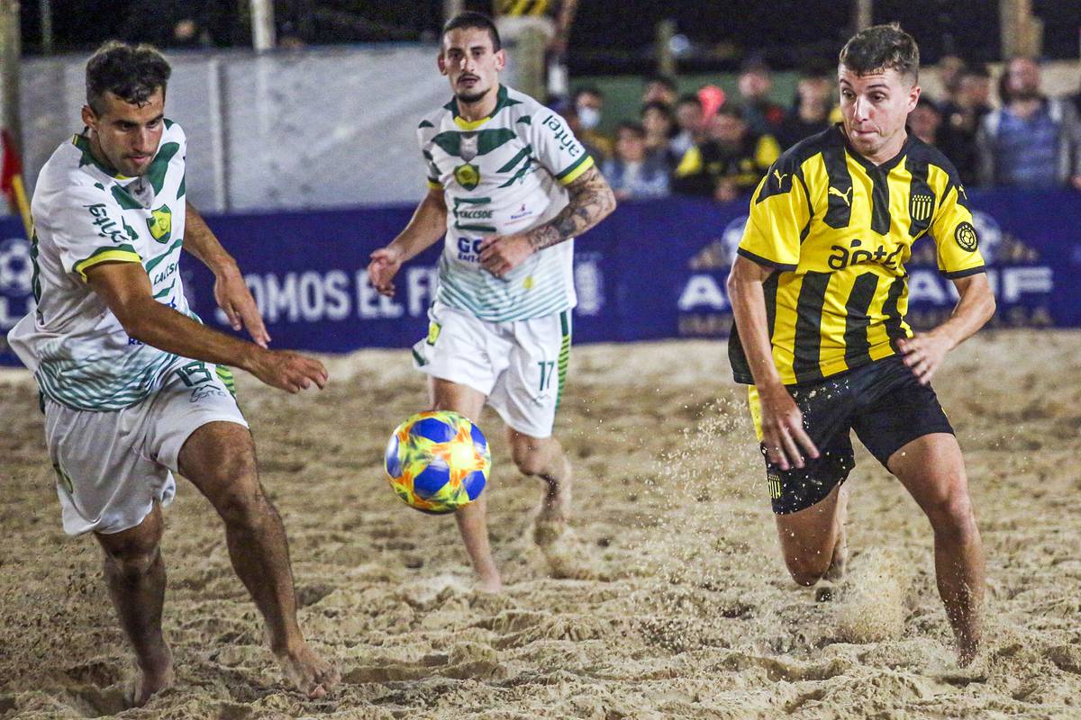 Peñarol Campeón de Fútbol Playa!