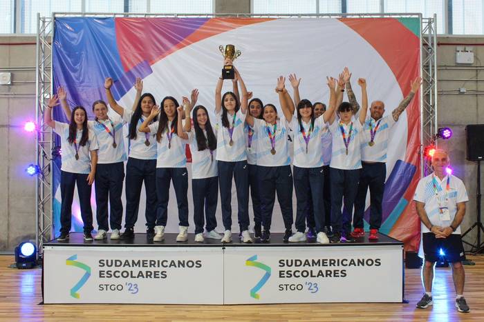 Selección de Futsal del liceo de Tarariras en los Juegos Sudamericanos 2023, el 8 de diciembre de 2023. · Foto: Secretaría Nacional de Deporte