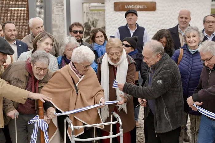 Inauguración del primer museo a cielo abierto Los Vagones, en el Barrio Olímpico de la capital departamental. · Foto: Intendencia de Canelones