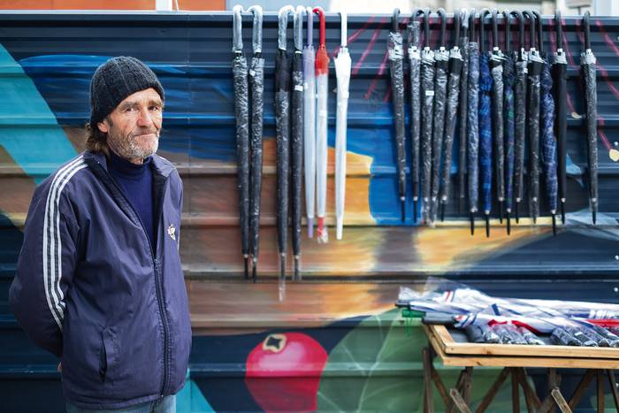 Foto principal del artículo 'José, vendedor ambulante' · Foto: Pablo Vignali