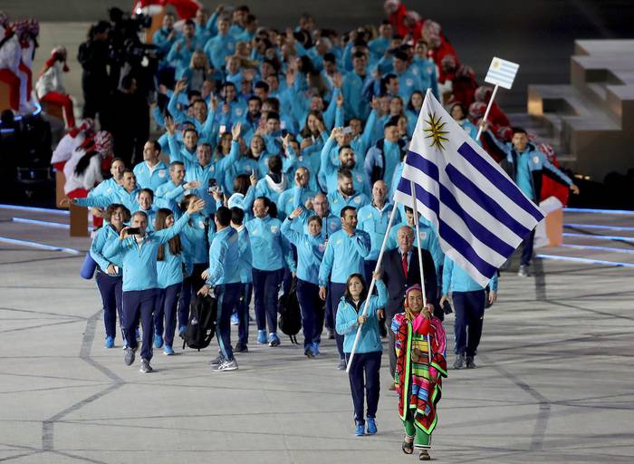 Delegación uruguaya durante la ceremonia de apertura de los Juegos Panamericanos de Lima 2019 en el Estadio Nacional.
  · Foto: Gabriel Heusi, Lima 2019