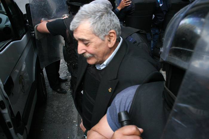 Gilberto Vázquez al salir del juzgado de la Calle Misiones. (archivo, noviembre de 2009) · Foto: Victoria Rodríguez