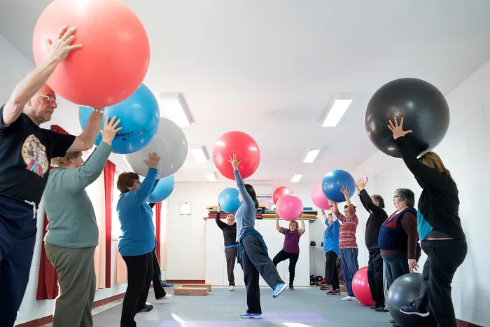 Clase de gimnasia de adultos mayores (archivo, agosto de 2016). · Foto: Ricardo Antúnez, adhocFOTOS