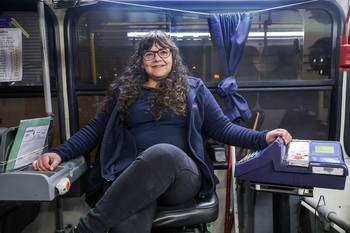 Mariana Rodríguez, guarda de la linea 404 de Coetc. · Foto: Rodrigo Viera Amaral