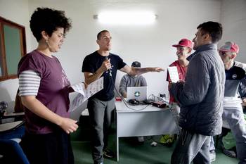 Taller de rap de Nada crece a la sombra con Federico González Canavesi (Kung-Fú Ombijam) Taller de rap de Nada crece a la sombra con Federico González Canavesi (Kung-Fú Ombijam)