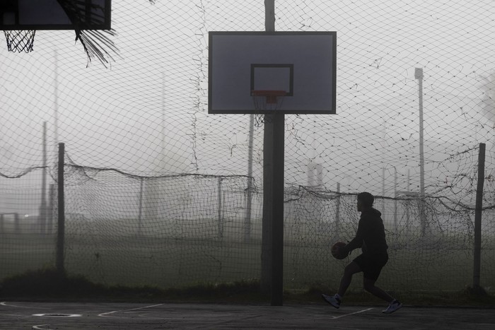 Humo en la Ciudad Vieja, el 10 de setiembre, en Montevideo. · Foto: Rodrigo Viera Amaral