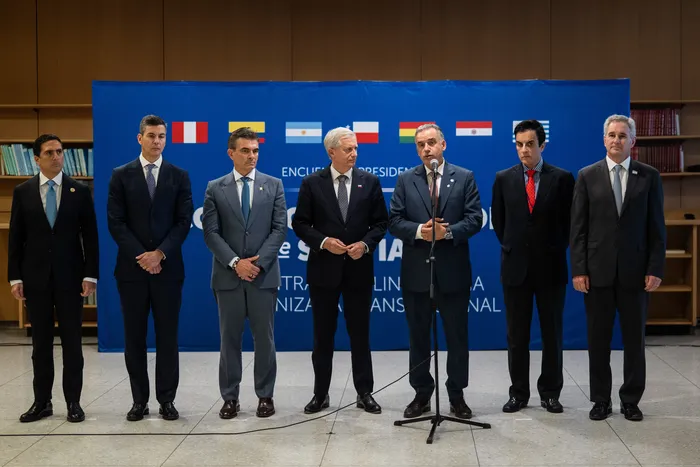 Yamandú Orsi durante la reunión con los presidentes de Paraguay, Santiago Peña, y Bolivia, Rodrigo Paz, el 23 de setiembre, en Nueva York. · Foto: Martín Pérez, Presidencia de la República
