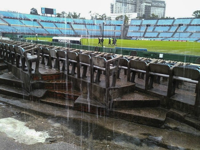 Estadio Centenario, previo al partido Torque - Central Español.  · Foto: Federico Gutiérrez