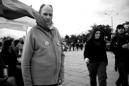 Participantes de la movilización por el aniversario del triunfo del FA en el 2004, ayer, en la rambla de Playa Ramírez · Foto: Victoria Rodríguez Participantes de la movilización por el aniversario del triunfo del FA en el 2004, ayer, en la rambla de Playa Ramírez · Foto: Victoria Rodríguez