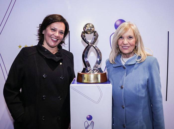 Mariana Fernández,  presidenta del Fútbol Femenino, y Beatriz Argimón, vicepresidenta de la República, durante el lanzamiento de la Copa AUF Sin Género, el 16 de agosto, en el Museo del Fútbol. · Foto: AUF, S/D de autor