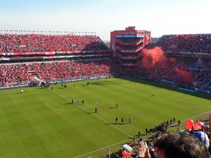 Estadio Libertadores de América, del Club Atlético Independiente. · Foto: Alex Rojo, wikimedia.org