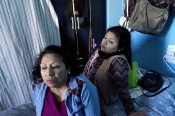 Primi y Bianca, madre e hija, inmigrantes peruanas en Uruguay (archivo, mayo 2018). Primi y Bianca, madre e hija, inmigrantes peruanas en Uruguay (archivo, mayo 2018).