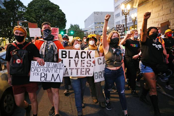 Protestas anti racistas, el sábado en Portland, Estados Unidos.  · Foto: Spencer Platt, AFP