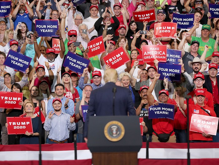 Donald Trump, durante el acto donde anuncia su candidatura para un segundo mandato presidencial, en el Amway Center, el 18 de junio, en Orlando, Florida.
 · Foto: Joe Raedle, Getty Images, AFP