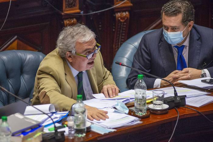 Luis Alberto Heber y Rodrigo Ferres, este miércoles, en el Senado. · Foto: Federico Gutiérrez