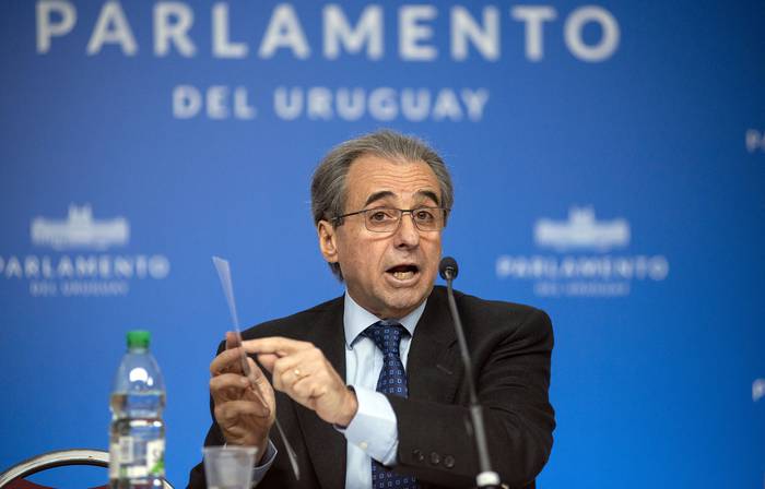 Remo Monzeglio, este jueves, en el Parlamento. · Foto: Alessandro Maradei