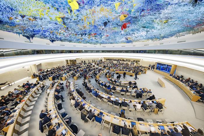 Sesión especial del Consejo de Derechos Humanos de la ONU sobre la situación en Irán, en las Naciones Unidas, en Ginebra (24.11.2022). · Foto: Valentin Flauraud, Saype, AFP
