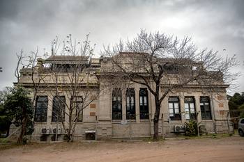 Ex Facultad de Veterinaria, en Buceo (archivo, julio de 2024). · Foto: Mara Quintero
