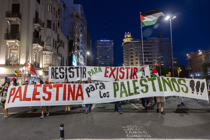 Marcha por Palestina, el 27 de febrero, en el Centro de Montevideo. · Foto: Rodrigo Viera Amaral