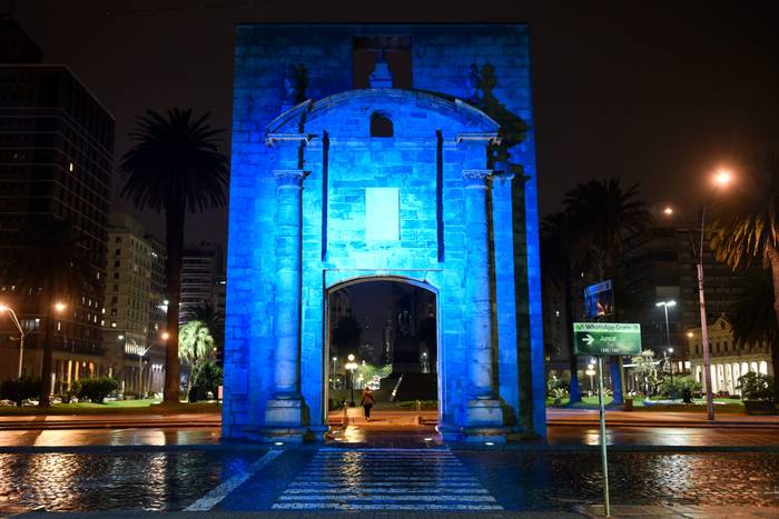 Puerta de la Ciudadela en Montevideo, el 2 de abril de 2021. · Foto: Agustín Fernández, IM