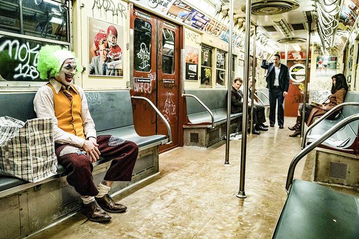 Foto principal del artículo 'Joker: risa, color, empatía, desigualdad y violencia. Una mirada desde la ciencia'