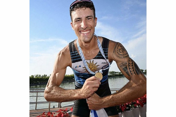Felipe Klüver, campeón mundial en la categoría single ligero en Shanghái. · Foto: Comité Olímpico Uruguayo