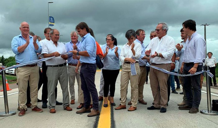 Luis Lacalle Pou, en la inauguración de obras de rehabilitación en la ruta 8, en Villa Sara, departamento de Treinta y Tres, el jueves 27 de febrero. · Foto: Presidencia de Uruguay