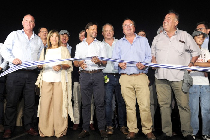 Luis Lacalle Pou en la inauguración de las obras de rehabilitación en la ruta 6, el 19 de febrero, en el departamento de Canelones. · Foto: Presidencia de Uruguay