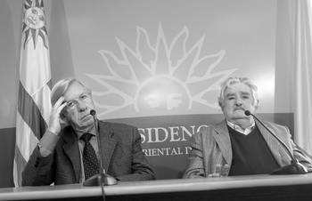 Danilo Astori y Jose Mujica en conferencia de prensa. (archivo, julio de 2011) · Foto: Fernando Morán