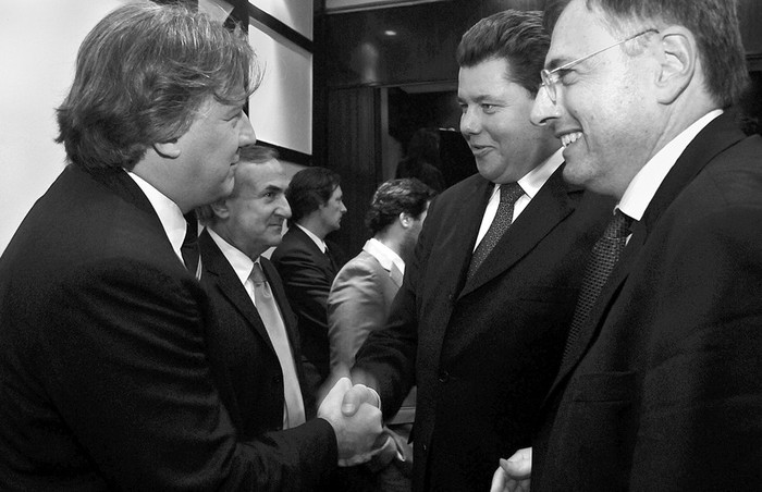 Ministro de Economía, Fernando Lorenzo, secretario de Estado para los franceses en el extranjero, Édouard Courtal, y embajador de Francia en Uruguay, Jean-Christophe Potton, anoche en el Club de Golf de Montevideo · Foto: Pablo Nogueira