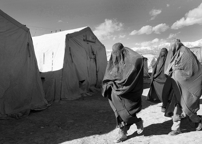 Mujeres afganas, ayer, en Kabul, Afganistán. · Foto: Efe, S. Sabawoon