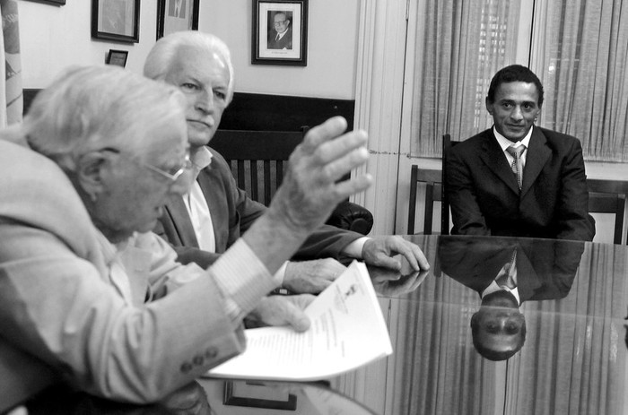 Carlos Julio Pereyra, Alem García y Darío Silva, ayer, en la Casa de los Lamas. · Foto: Victoria Rodríguez